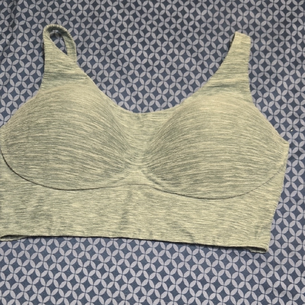 Victoria's Secret Sport Bra with Wide Straps and High Neckline Great Condition